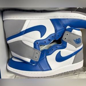Air Jordan 1 true blue